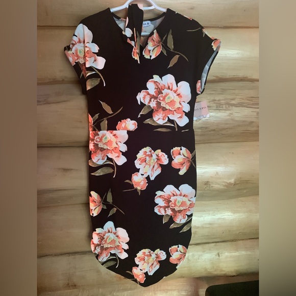 NWT Beautiful Black Floral Dress - Picture 4 of 7